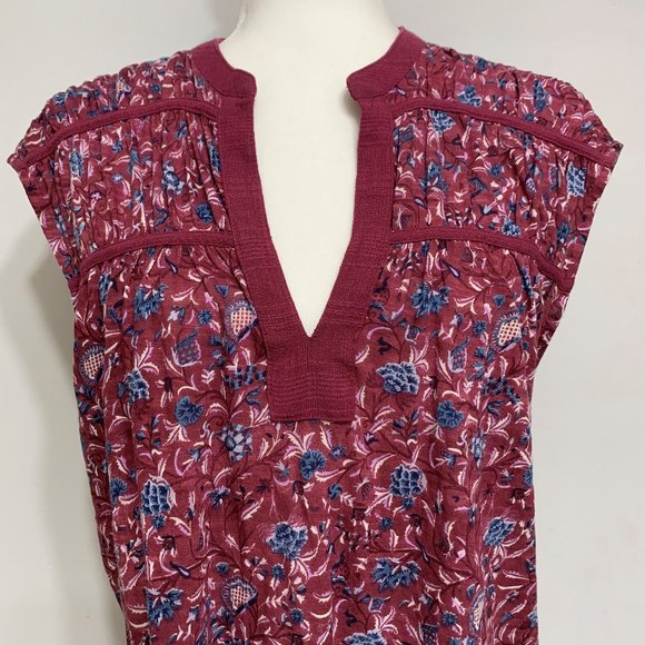 Lucky Brand Tops - Lucky Brand Sleeveless floral pullover v-neck top